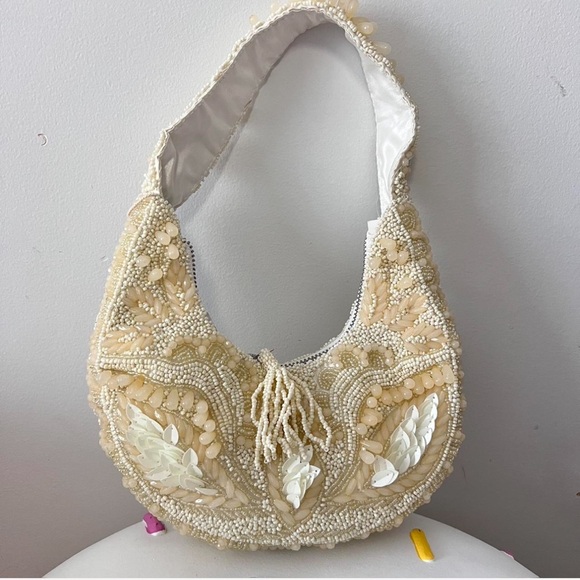 TJ Maxx Marshall’s viral white Pearl floral Beaded bead Shoulder Bag sequins - Picture 3 of 3